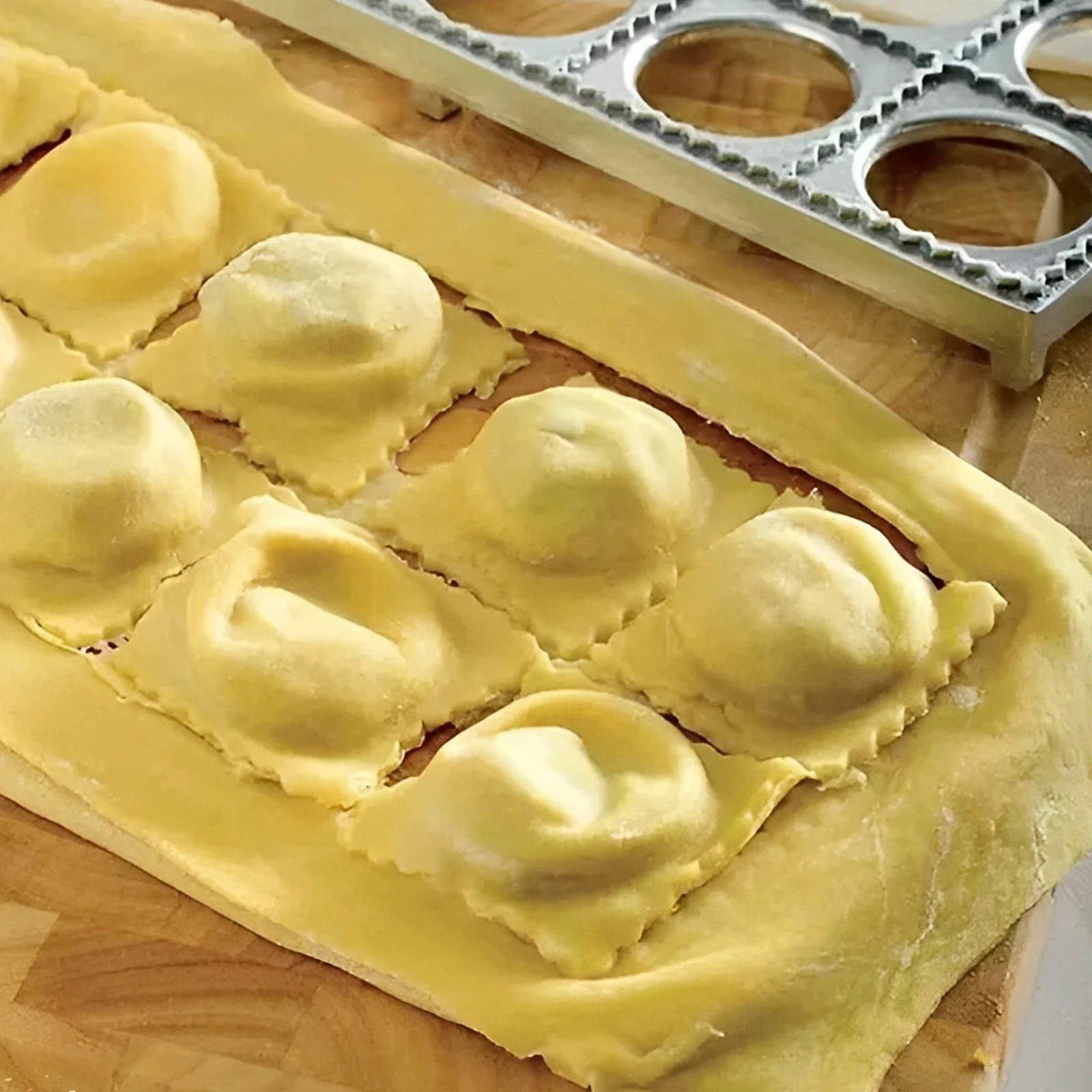 Dumpling Mold 12 Holes Ravioli - огляд і ціна Kitchen Gadgets Oxo